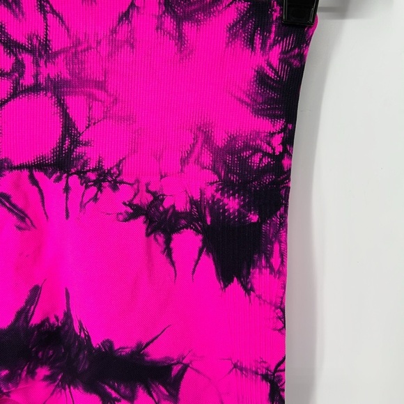 Unbranded NWOT booty scrunch shorts women’s small - Picture 2 of 4